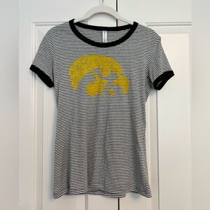 Iowa Hawkeyes Women’s Medium Grey/White Striped Short Sleeve Graphic T- shirt